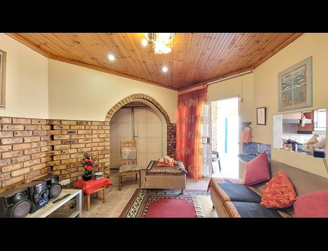 8 BEDROOM HOUSE FOR SALE IN TINLEY MANOR